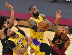 28圈-关于赛艇赛场再起风云：胶东赤兔队火力全开泰山火箭队，新援首秀制胜客场静默反击的信息