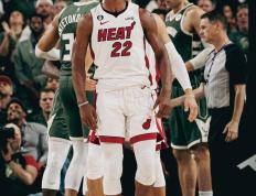 28圈-字母哥在巴塞罗那比赛中连败，突破纪录引发热议！的简单介绍